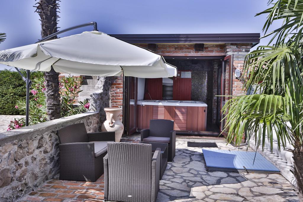 ماريزيج Casa Oasa -Accommodation , Pizzeria & Bar المظهر الخارجي الصورة