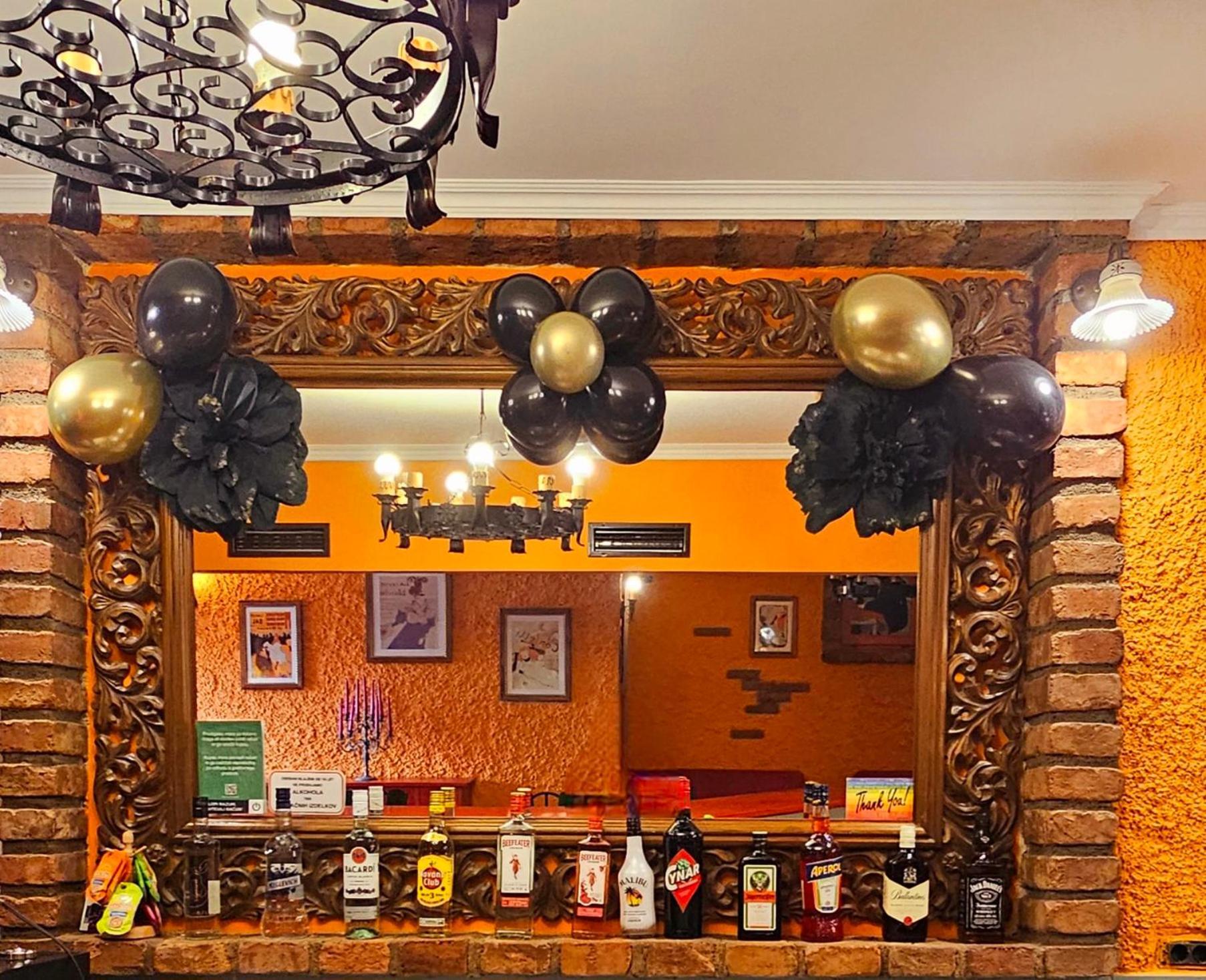 ماريزيج Casa Oasa -Accommodation , Pizzeria & Bar المظهر الخارجي الصورة